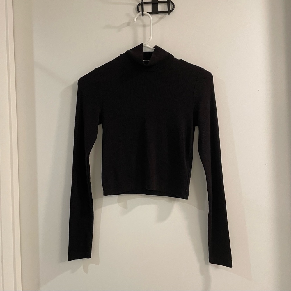 Aritzia Wilfred Cropped Turtleneck Sweater | Size S